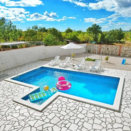 Branka Holiday home Pridraga